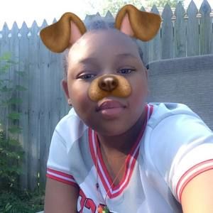 Meet your Posher, Dania